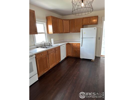 Chandelier, Interior, Kitchen, Wood Texture Flooring
