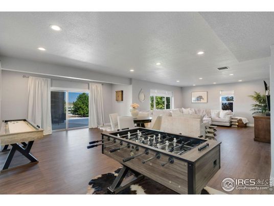 Game Room, Interior, Living room, Recessed Lighting, Wood Texture Flooring
