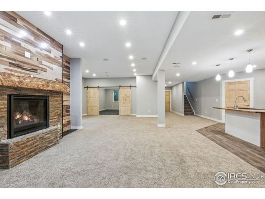 Empty room, Fireplace, Interior, Pendant Lights, Recessed Lighting