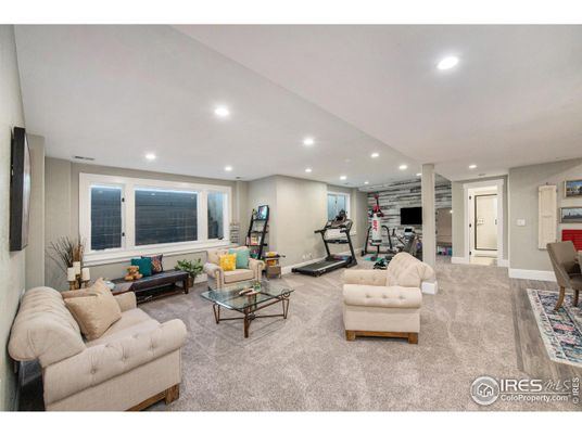 Fitness Equipment, Interior, Living room, Recessed Lighting