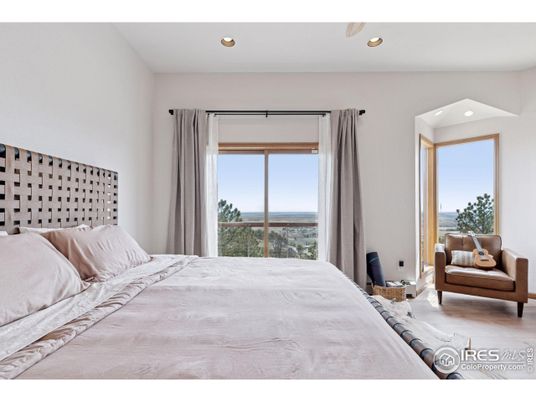 Bedroom, Interior, Recessed Lighting, Water