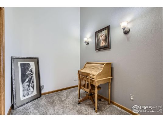 Home Office, Interior