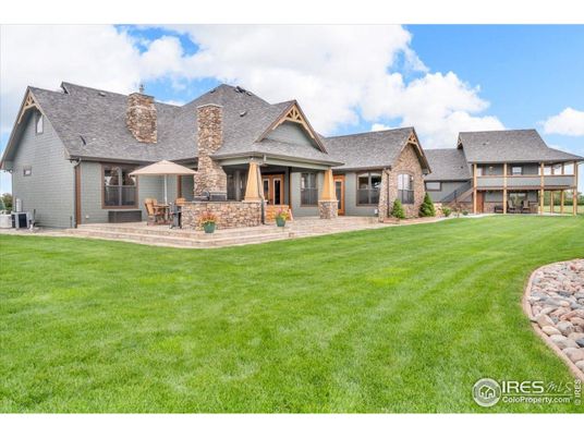 Backyard, Exterior, Facade, Ranch