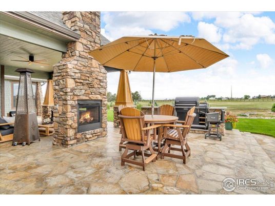 Exterior, Fireplace