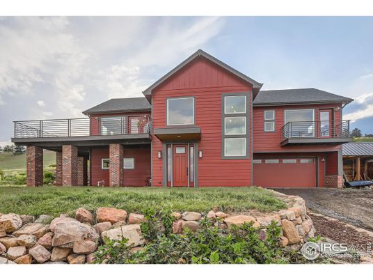 Attached, Exterior, Facade, Raised Ranch