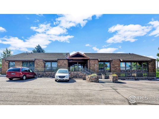 Exterior, Facade, Brick Facade, Log Home