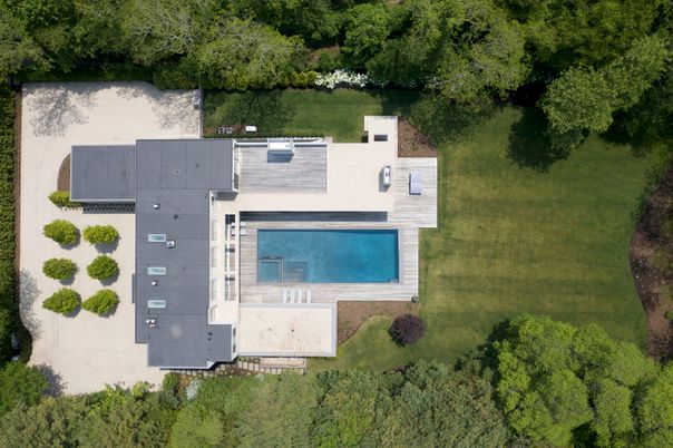 Exterior, Drone