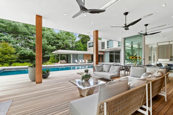 Exterior, Pool, Recessed Lighting