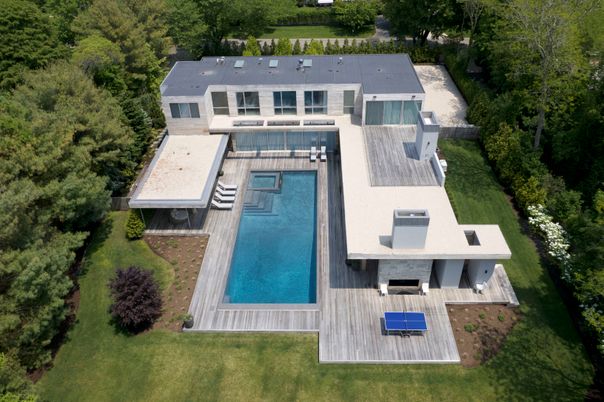 Exterior, Drone