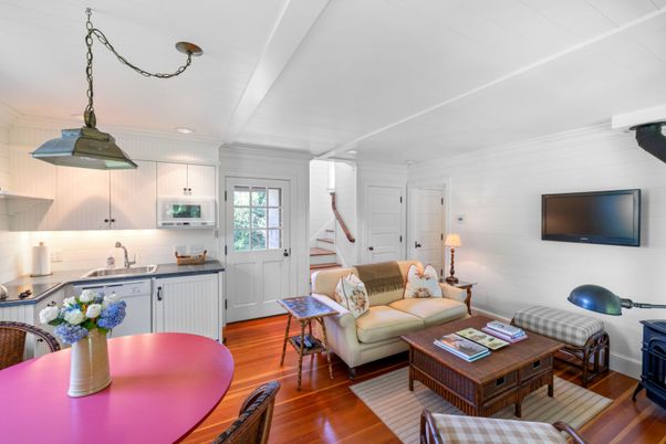 Interior, Kitchen, Living room, Pendant Lights, Recessed Lighting, Wood Texture Flooring