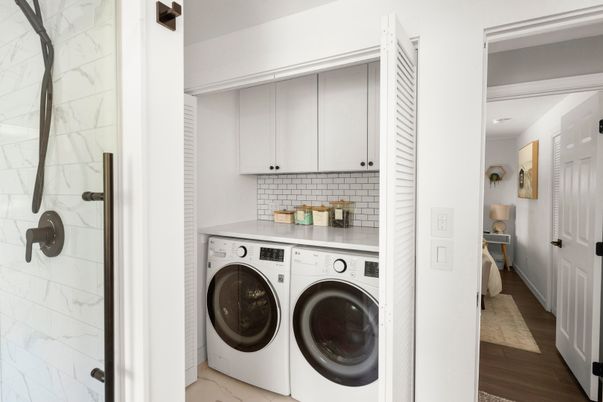 Interior, Marble Walls, Utility Closets, Washer, Wood Texture Flooring