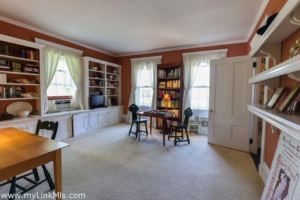 Home Office, Interior