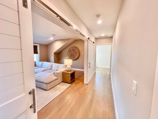 Interior, Recessed Lighting, Wood Texture Flooring