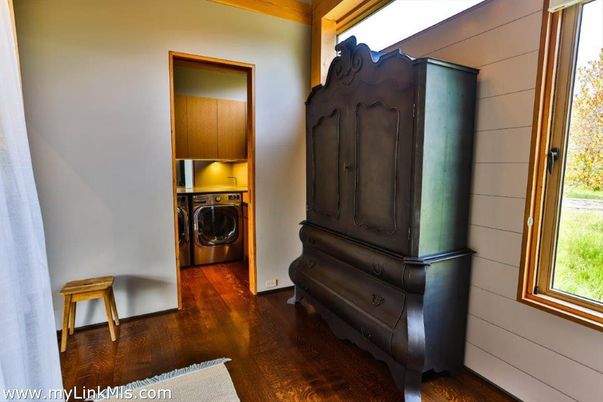 Interior, Utility Closets, Washer, Wood Texture Flooring
