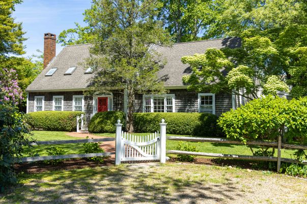 Exterior, Facade, Cape Cod