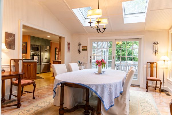 Chandelier, Dining room, Interior, Kitchen, Recessed Lighting, Stainless Steel Appliances, Wood Texture Flooring
