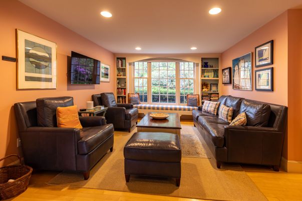 Interior, Living room, Recessed Lighting, Wood Texture Flooring