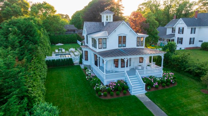Exterior, Drone
