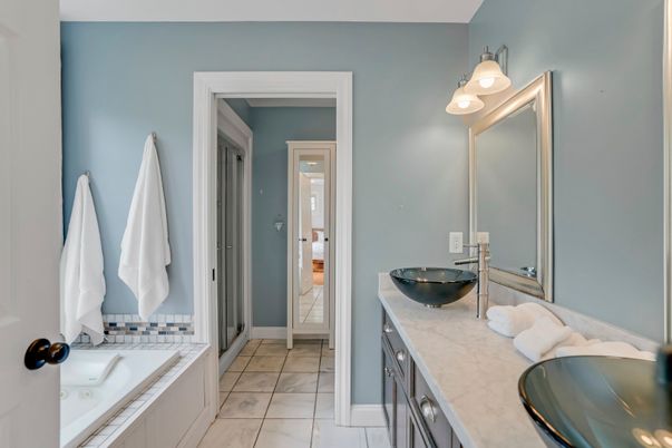 Bathroom, Dual Sink Vanities, Interior