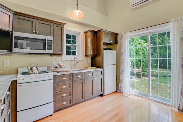 Interior, Kitchen, Pendant Lights, Wood Texture Flooring