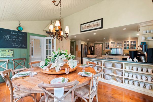 Chandelier, Dining room, Interior, Kitchen, Pendant Lights, Recessed Lighting, Stainless Steel Appliances, Wood Texture Flooring