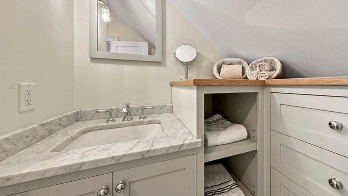 Bathroom, Dual Sink Vanities, Interior
