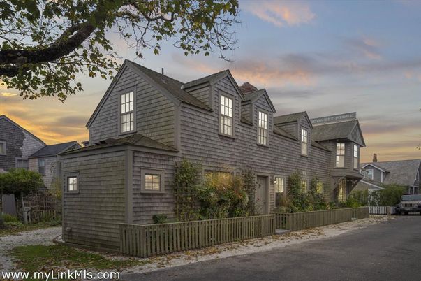 Exterior, Facade, Cape Cod