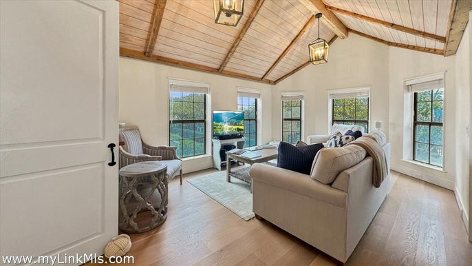 Interior, Living room, Pendant Lights, Wooden Beams, Wooden Ceilings, Wood Texture Flooring