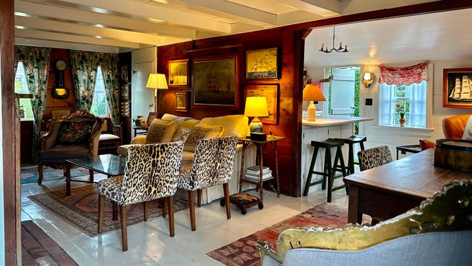 Interior, Living room