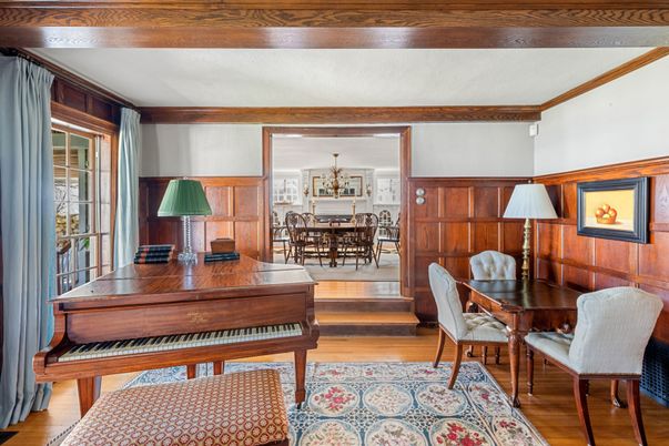 Chandelier, Dining room, Interior, Piano, Wood Texture Flooring
