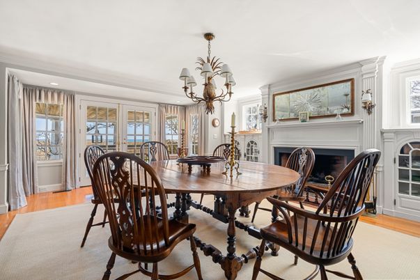 Chandelier, Dining room, Fireplace, Interior, Wood Texture Flooring