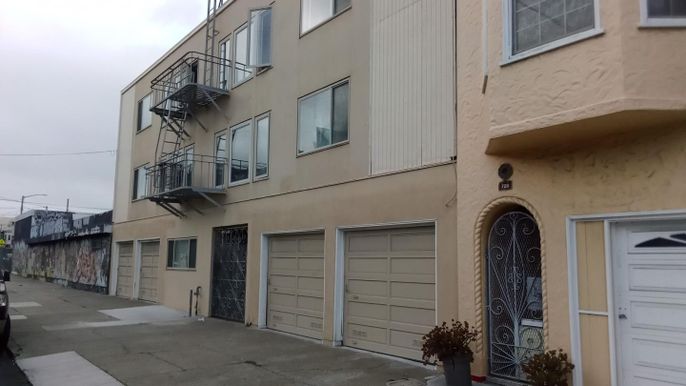 Attached, Exterior, Facade, None