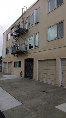 Attached, Exterior, Facade, Rowhouse