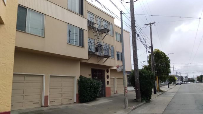 Attached, Exterior, Facade, None