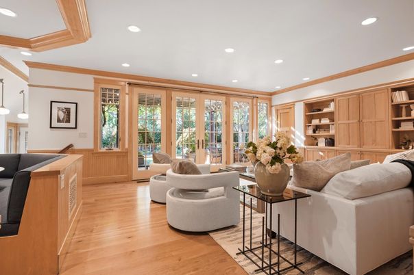 Interior, Living room, Pendant Lights, Recessed Lighting, Wood Texture Flooring