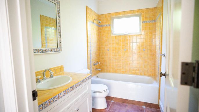 Bathroom, Interior, Tile Countertops