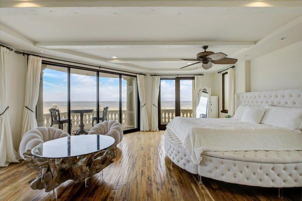 Bedroom, Interior, Recessed Lighting, Water, Wood Texture Flooring
