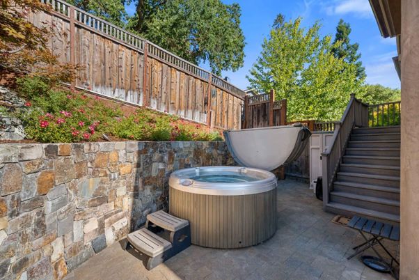 Exterior, Hot Tub