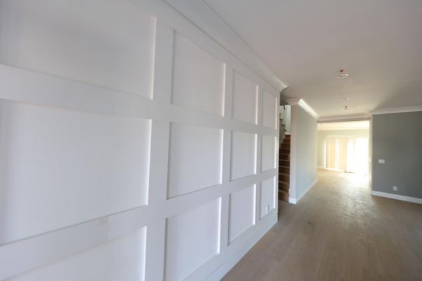 Interior, Recessed Lighting, Wood Texture Flooring