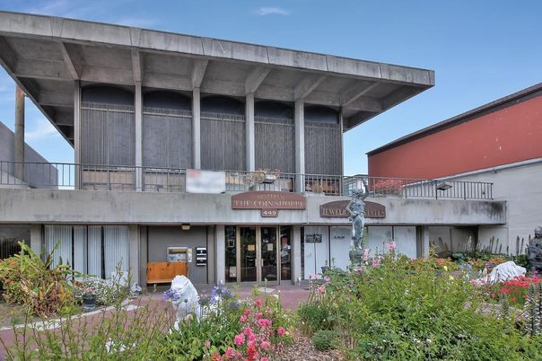Exterior, Facade, None