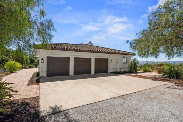 Detached Garage, Exterior