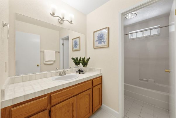 Bathroom, Interior, Tile Countertops