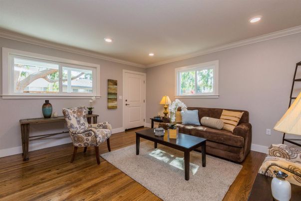 Interior, Living room, Recessed Lighting, Wood Texture Flooring