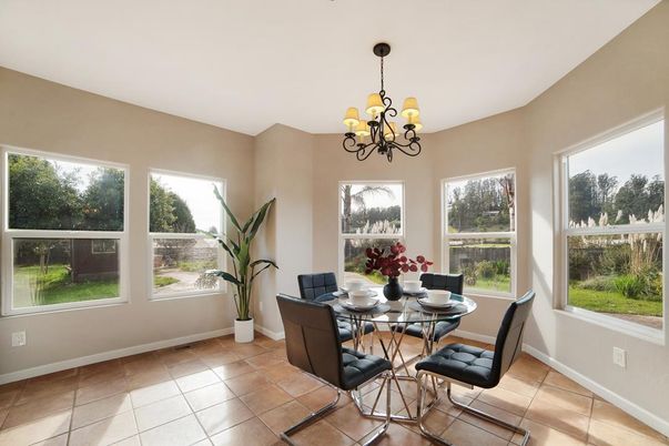 Chandelier, Dining room, Interior