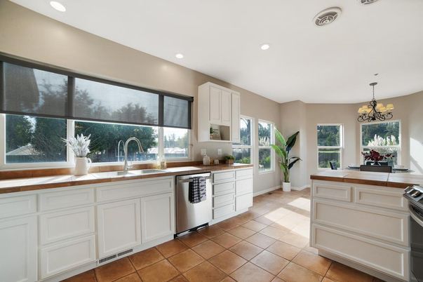 Chandelier, Interior, Kitchen, Recessed Lighting, Stainless Steel Appliances