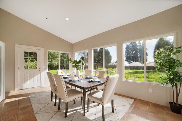 Dining room, Interior, Recessed Lighting