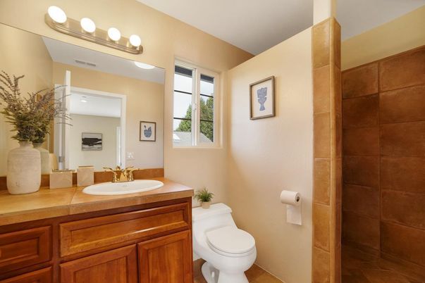 Bathroom, Interior, Tile Countertops