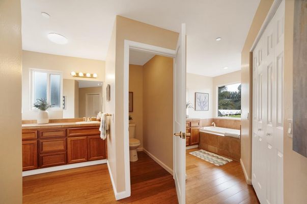 Bathroom, Interior, Recessed Lighting, Wood Texture Flooring