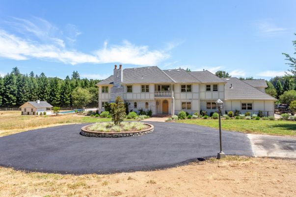 Backyard, Exterior, Facade, French Provincial