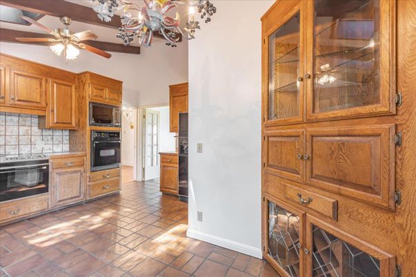 Chandelier, Interior, Kitchen